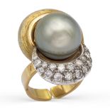 18kt yellow and white gold with Tahiti pearl and diamond ring French marks weight 23,6 gr.