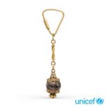 18kt yellow gold with pendant keyring weight 9 gr.