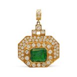 18kt yellow gold, emerald and diamond geometric pendant weight 18,3 gr.