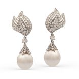 18kt white gold and South Sea pearls earrings weight 30 gr.