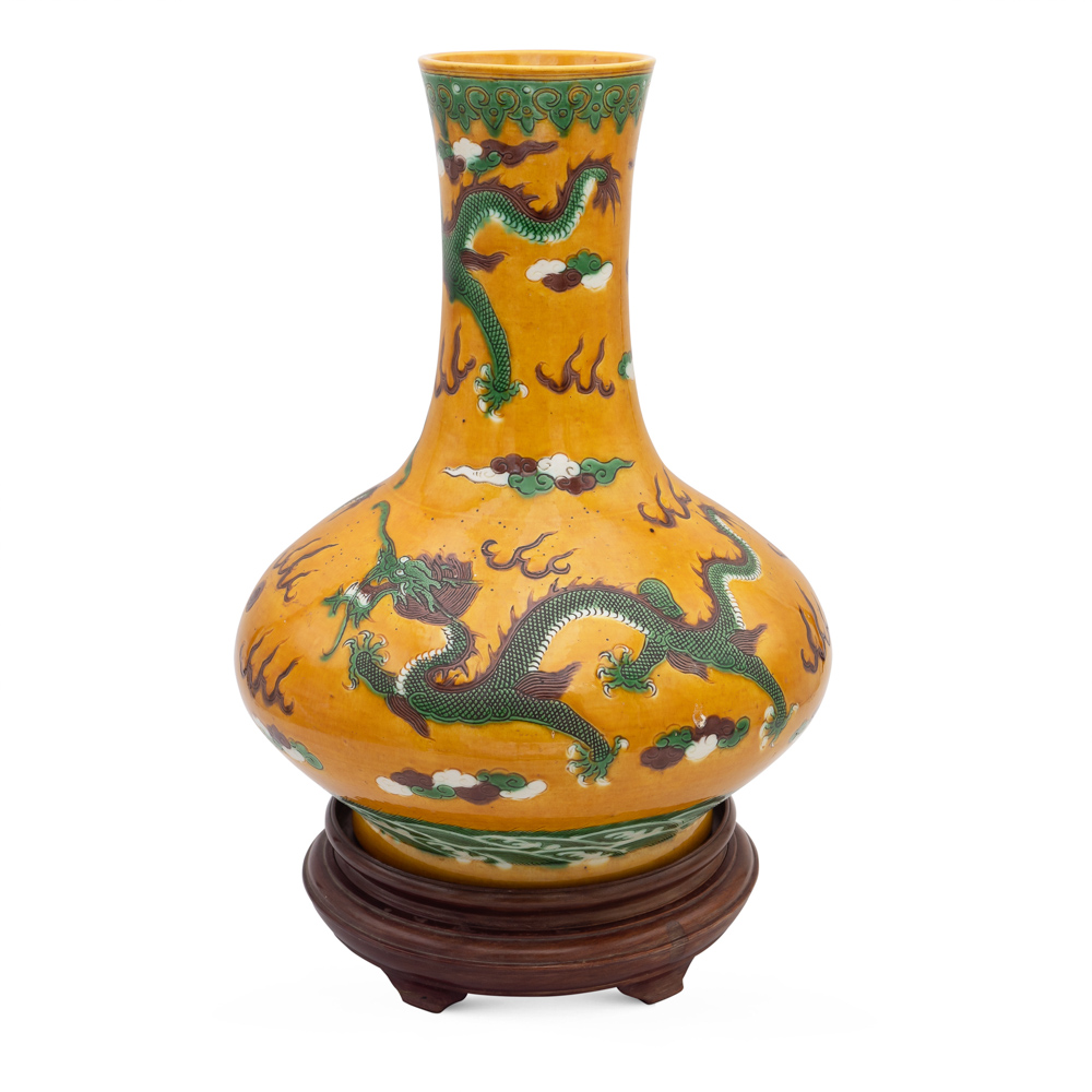 Polychrome ceramic bottle vase China, 20th century 30x22 cm.