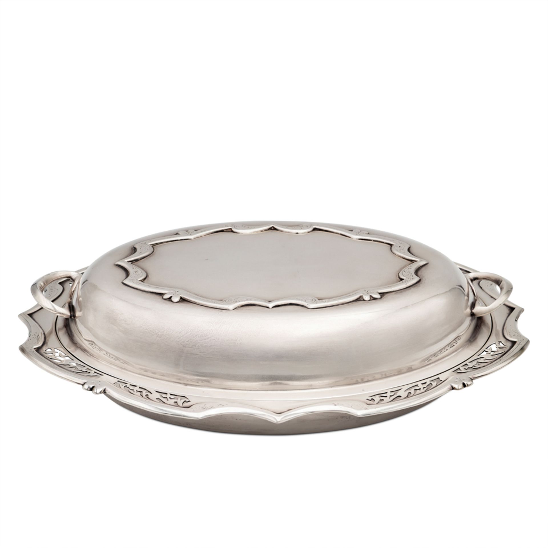 Silver metal vegetable dish England, 20th century 8x30x23 cm.