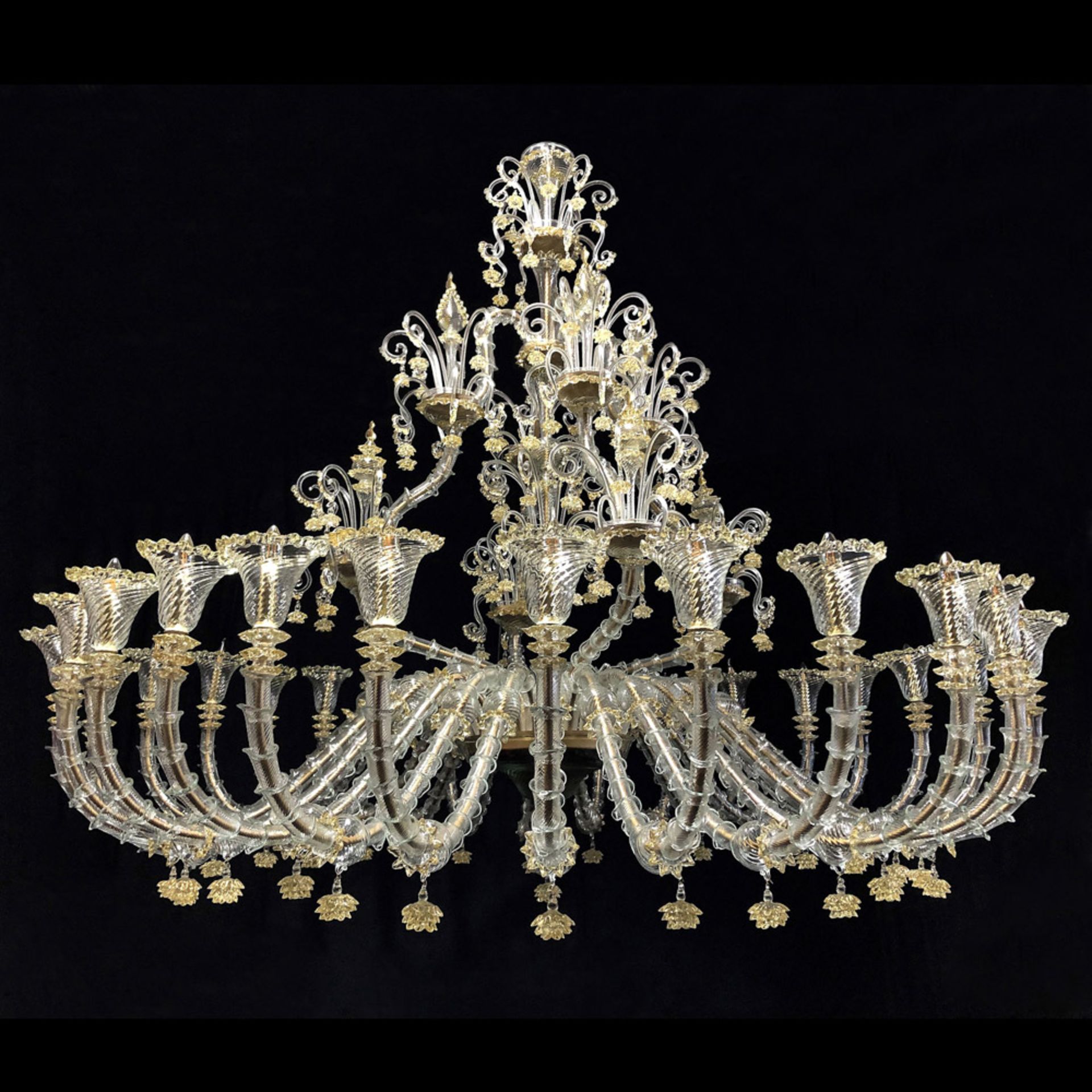 Rezzonico 28-lights chandelier Murano, 20th century 175x140 cm.