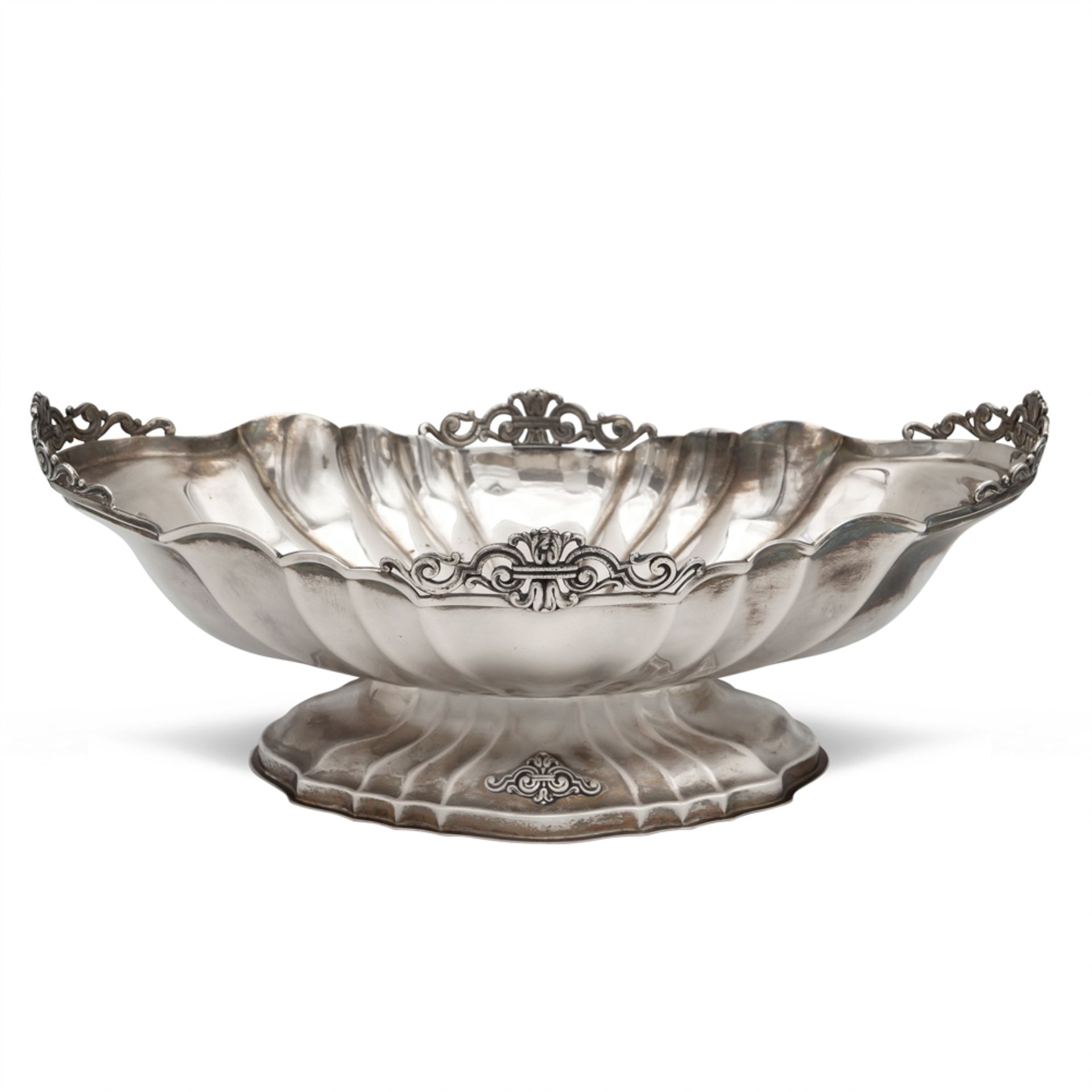 Silver centerpiece Italy, 20th century weight 842 gr.