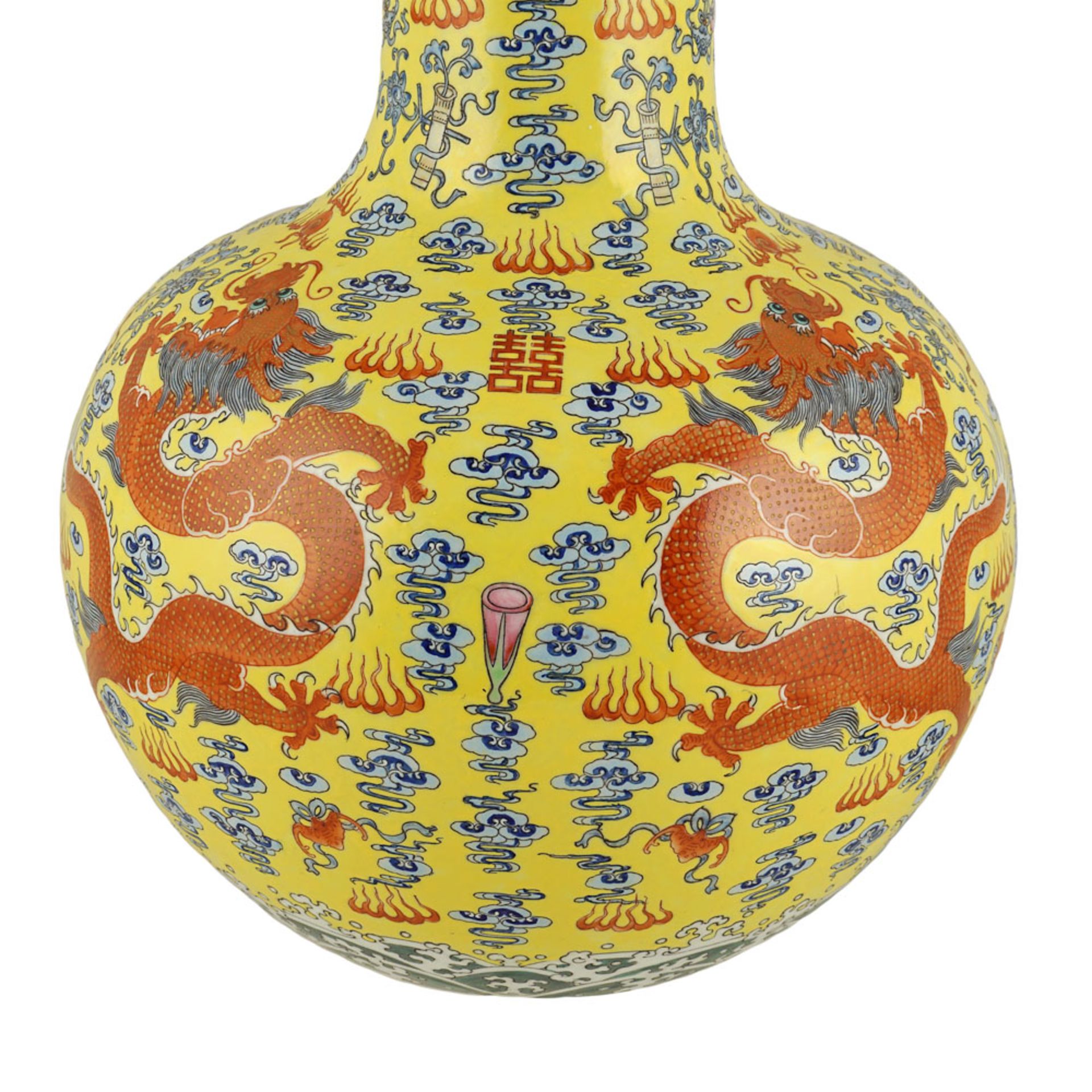 Pair of rose family porcelain vases, China Qing dinasty Tongzhi mark and period (1862 - 1874) h. 42 - Image 2 of 3