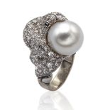 18kt white gold with South Sea pearl and diamonds Cocktail ring