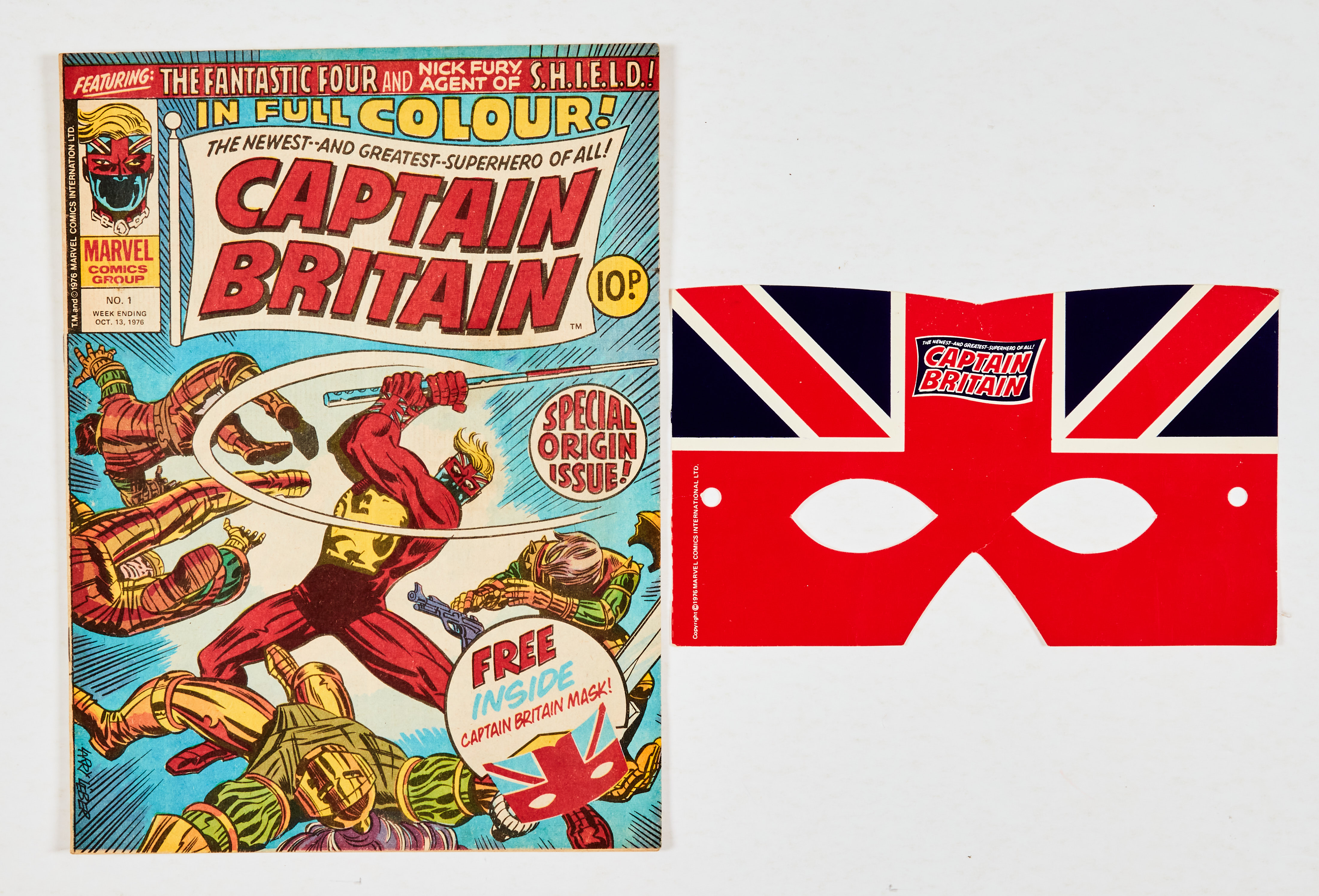 Captain Britain 1 (1976) wfg Captain Britain mask. Comic [fn], mask as new