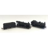 2 OO Gauge locomotives - Bachmann 32-201 0-6-0 Pannier Tank 8763 and Mainline BR Colet and tender