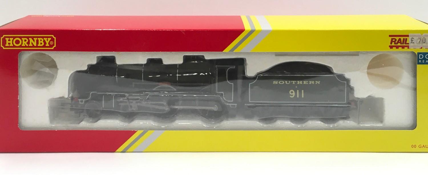 Hornby R3158 ST 4-4-0 Schools Class Dover. Appears Near Mint in Excellent box.