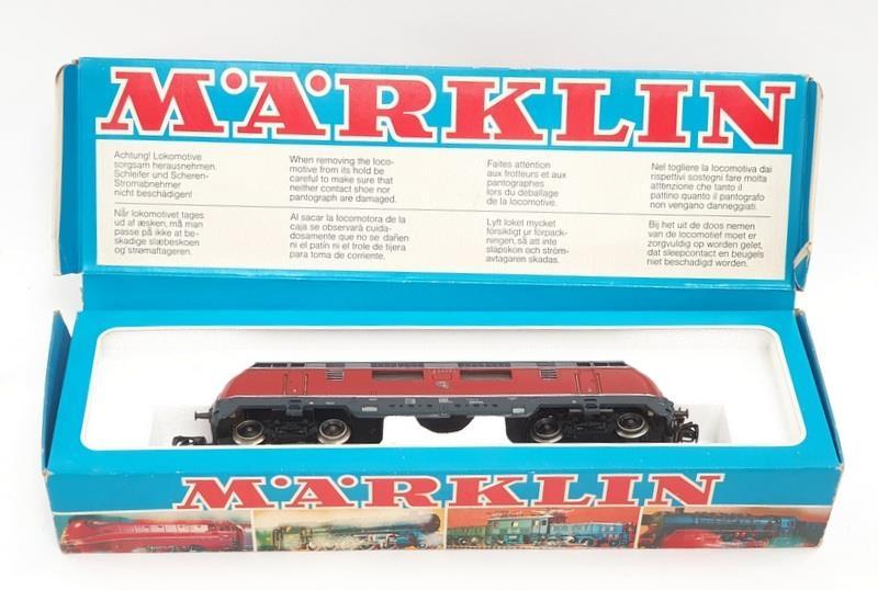 Marklin HO Gauge 3-rail Diesel Locomotive Ref.3021 DB red and grey Class V200 No.V200 060.