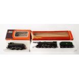 2 OO Gauge steam locomotives - Hornby R060 BR Class B17 4-6-0 'Leeds United' and Lima 0-6-0 GWR tank