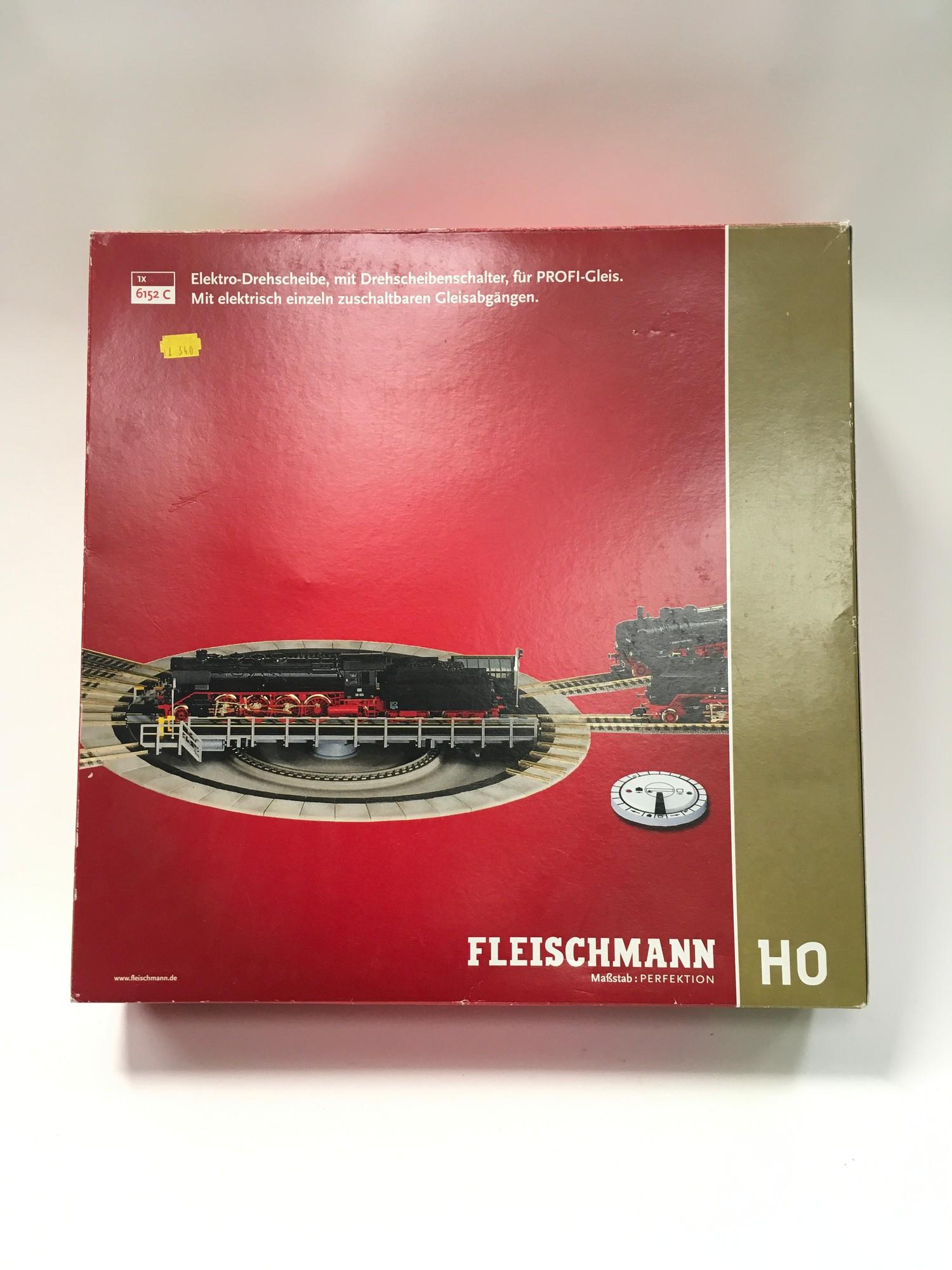 Fleischmann HO 6152C turntable. Appears Good to Good Plus in Good Box (slight tear to end flap).