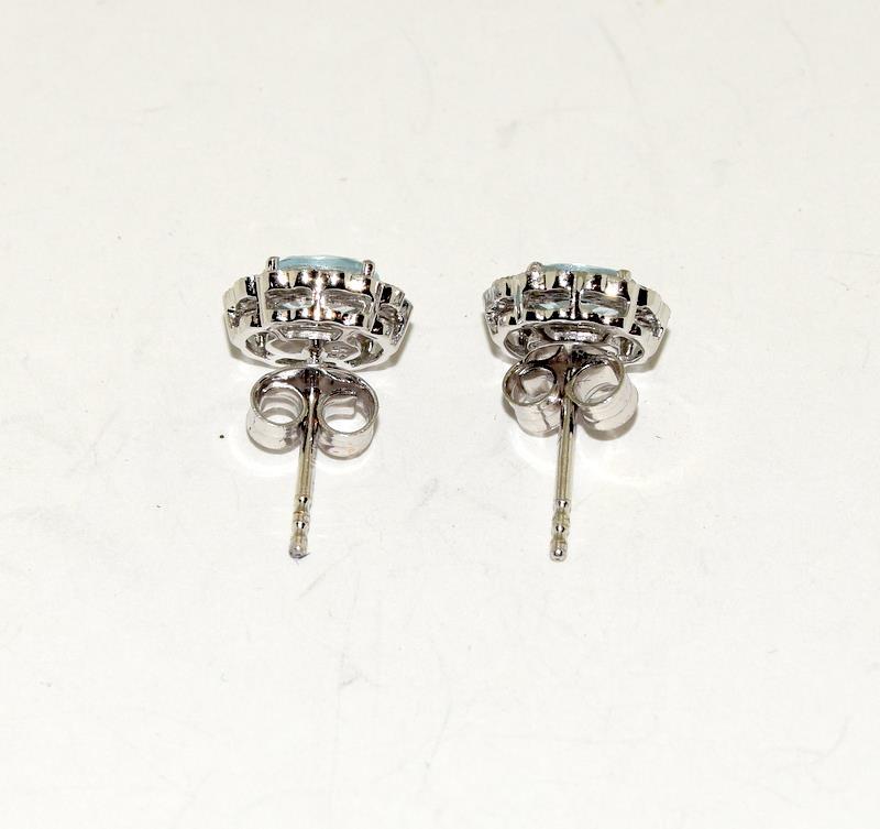 Pair 18ct white gold Aquamarine and Diamond cluster earrings - Image 4 of 4