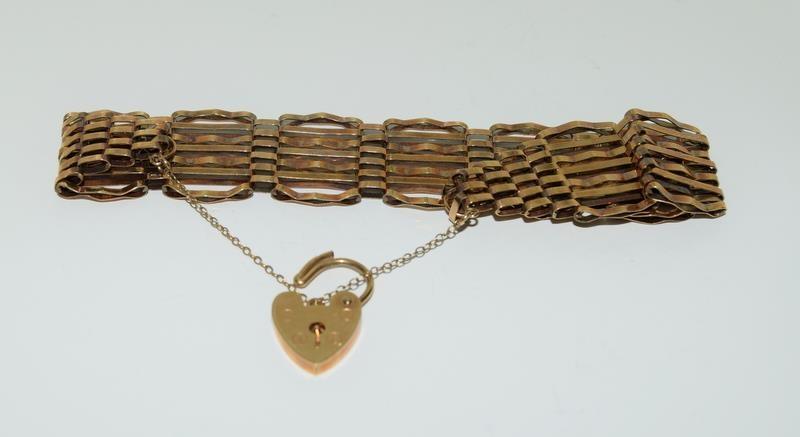 9ct gold 7 bar gate bracelet. 11.4g - Image 3 of 3