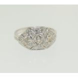 18ct Gold ladies Diamond ring. Size N.