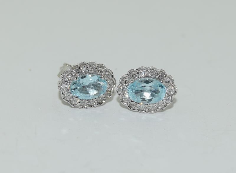 Pair 18ct white gold Aquamarine and Diamond cluster earrings - Image 2 of 4