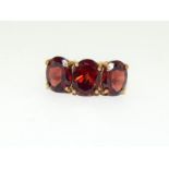 9ct gold ladies antique set 3 stone garnet ring size O 4.6g