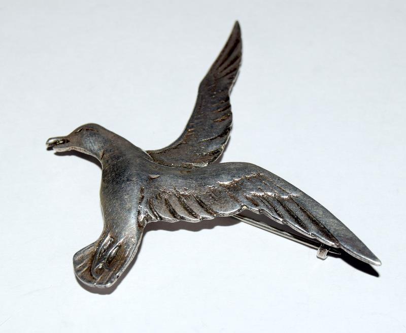 Bernard Instone silver seagull brooch. - Image 3 of 7