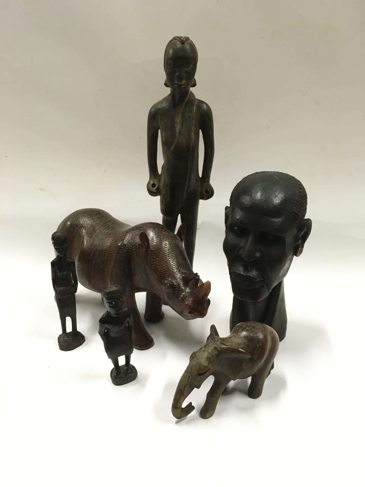 Quantity of African art.