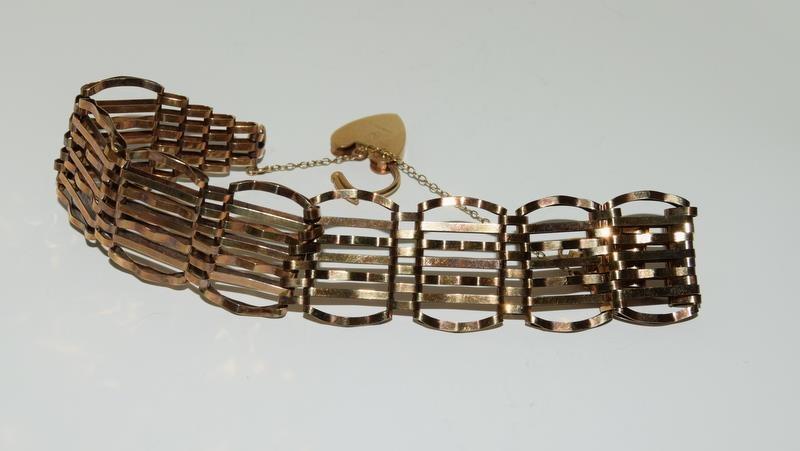 9ct gold 7 bar gate bracelet. 11.4g
