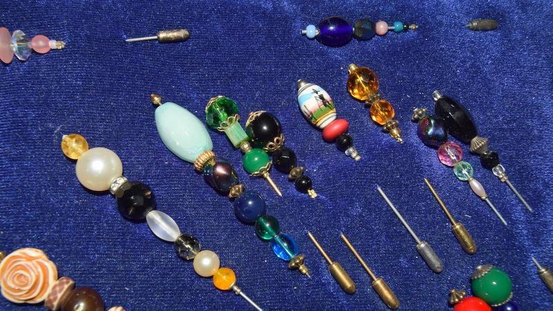 Good collection of Victorian and other ladies hat pins. - Image 3 of 5