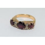 9ct Gold Ladies Antique Set Garnet Ring. Size O
