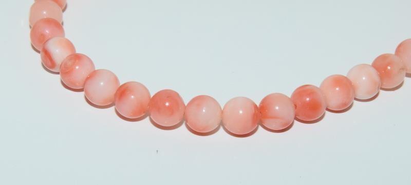 A long vintage strand of natural angel skin coral beads - 28 grams together with a necklace and - Image 6 of 6