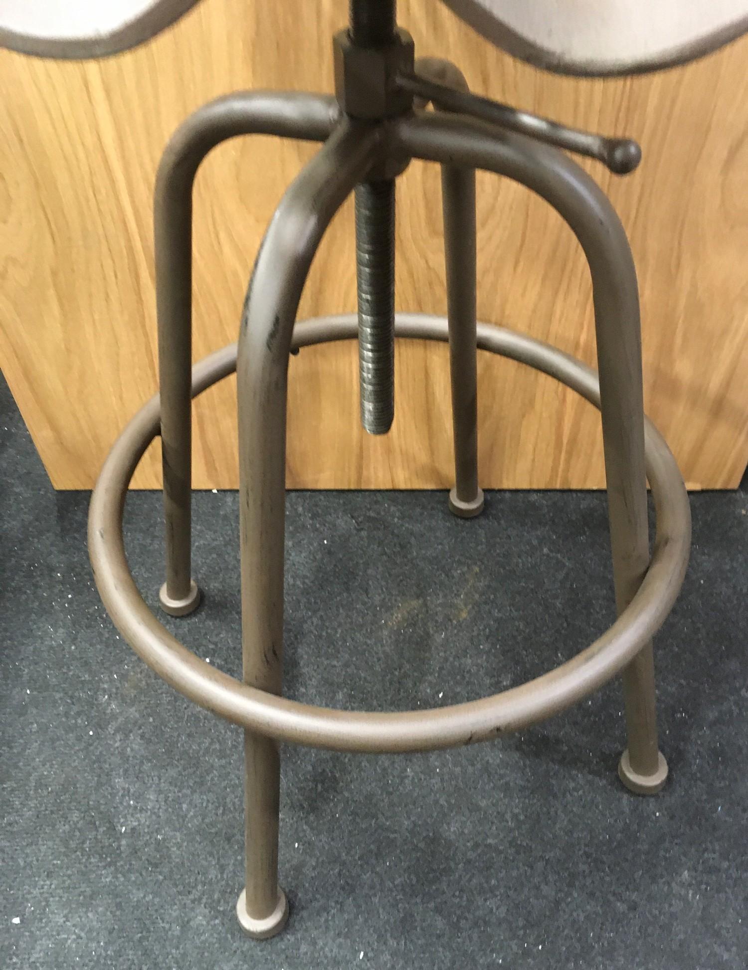 A heavy tractor stool. (ref 176) - Image 3 of 3