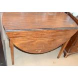 Mahogany drop leaf gate leg table on tapered supports 75x90x45cm,opened 75x90x125cm