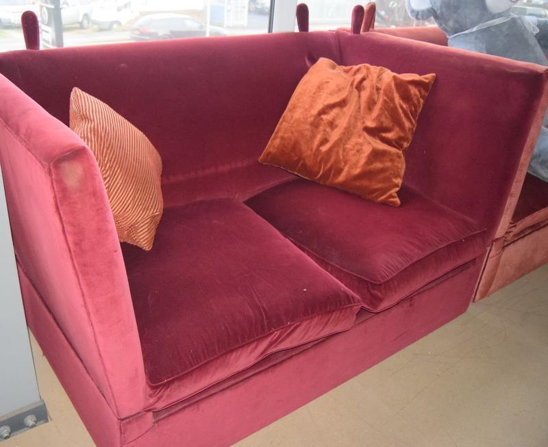 Knowle suite in pink velvet draylon material 100x170x105cm