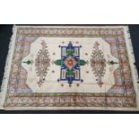 Modern decorative patterned carpet 127x191 cm