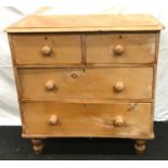 Victorian pine 2/2 chest of draws on turned feet with wooden handles 85x80x45cm