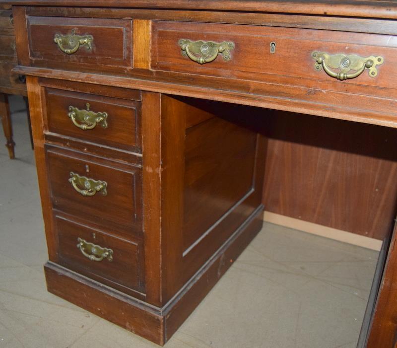 Mahogany twin pedestal desk with leather top, with brass handles 75x120x55cm - Image 2 of 5