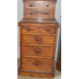 Good walnut chest of draws/bedside of smaller proportions, 2 small draws over 4 larger 100x50x50cm