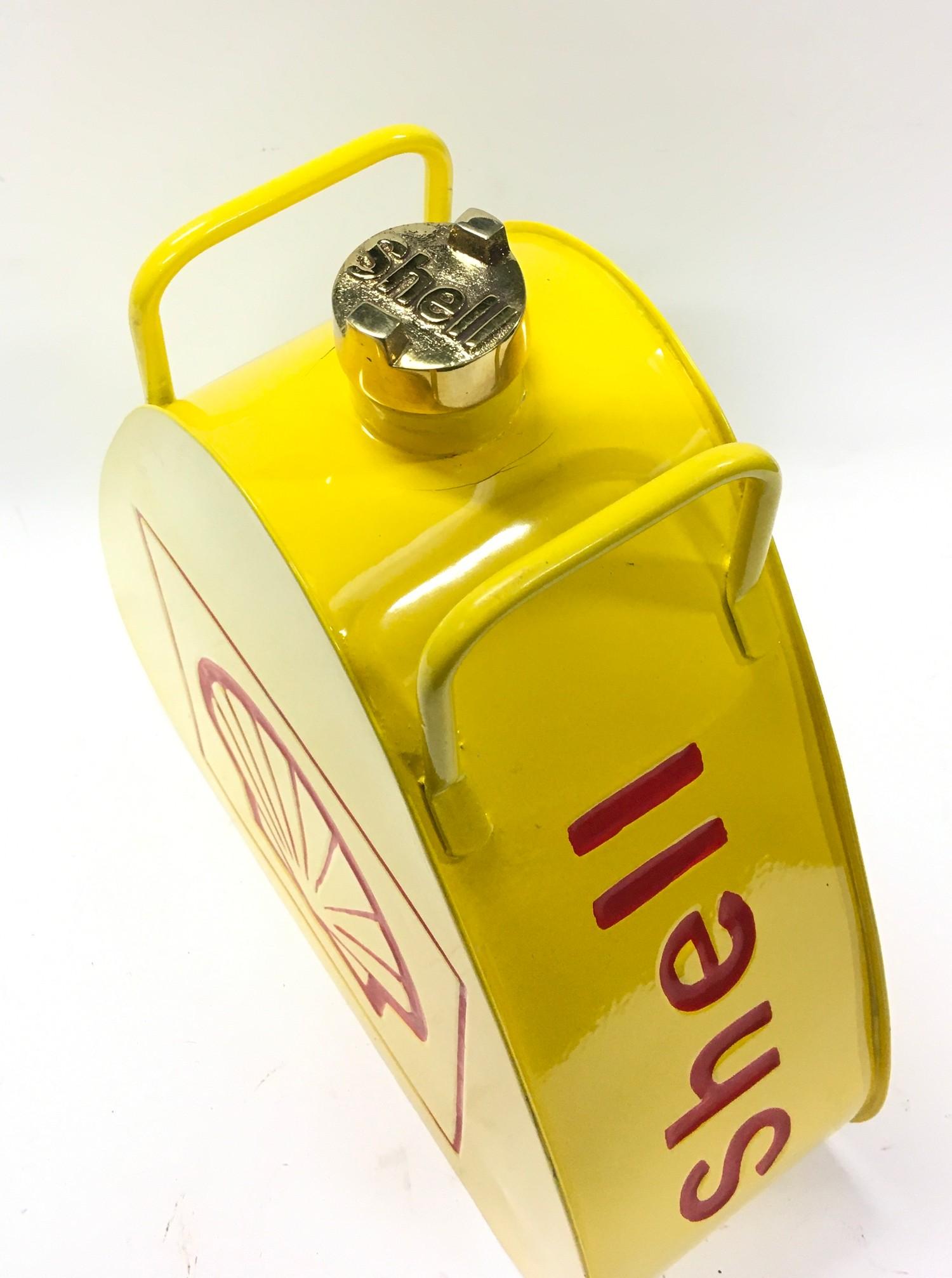 Triangle shape Shell petrol can .ref 332 - Image 2 of 3