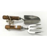 Stainless hand trowel and fork. (ref.27)