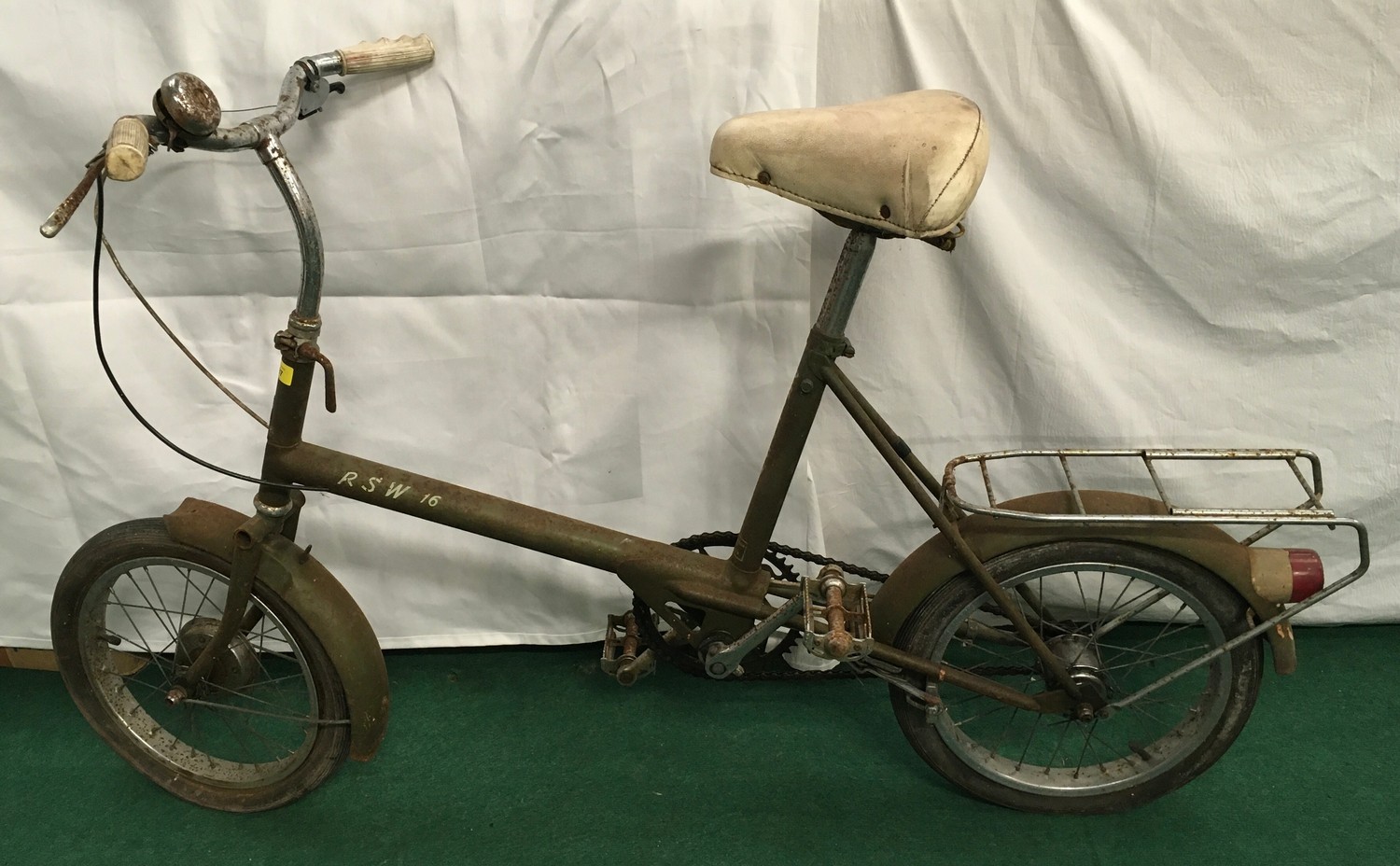 Raleigh vintage bike (REF 21).