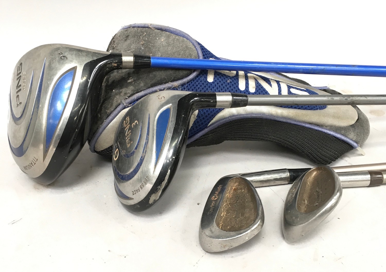 4 golf clubs ,2 Ping ,2 Taylor Made super steel Burners ref 115