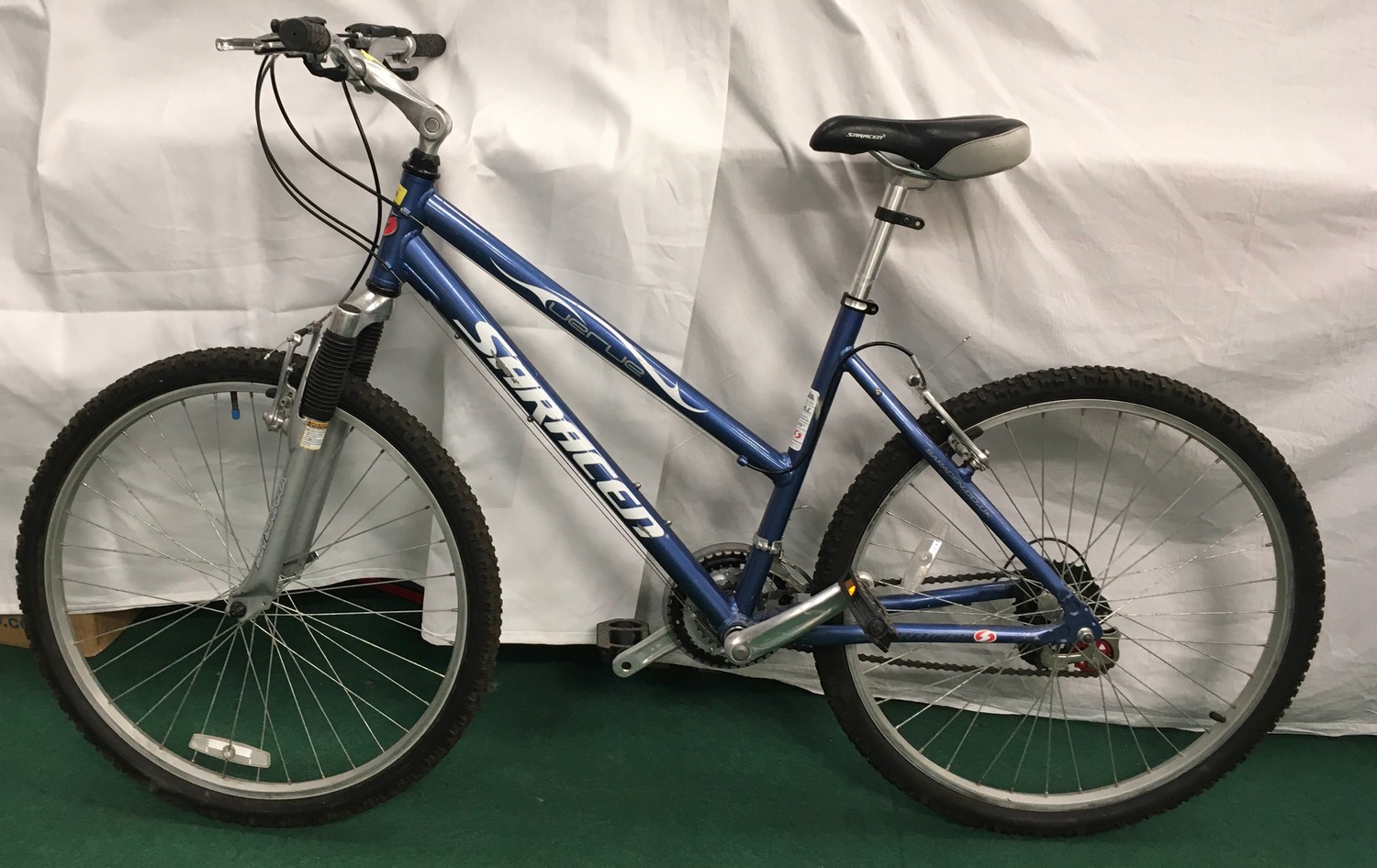 Saracen 17? blue mountain bike (REF 12).
