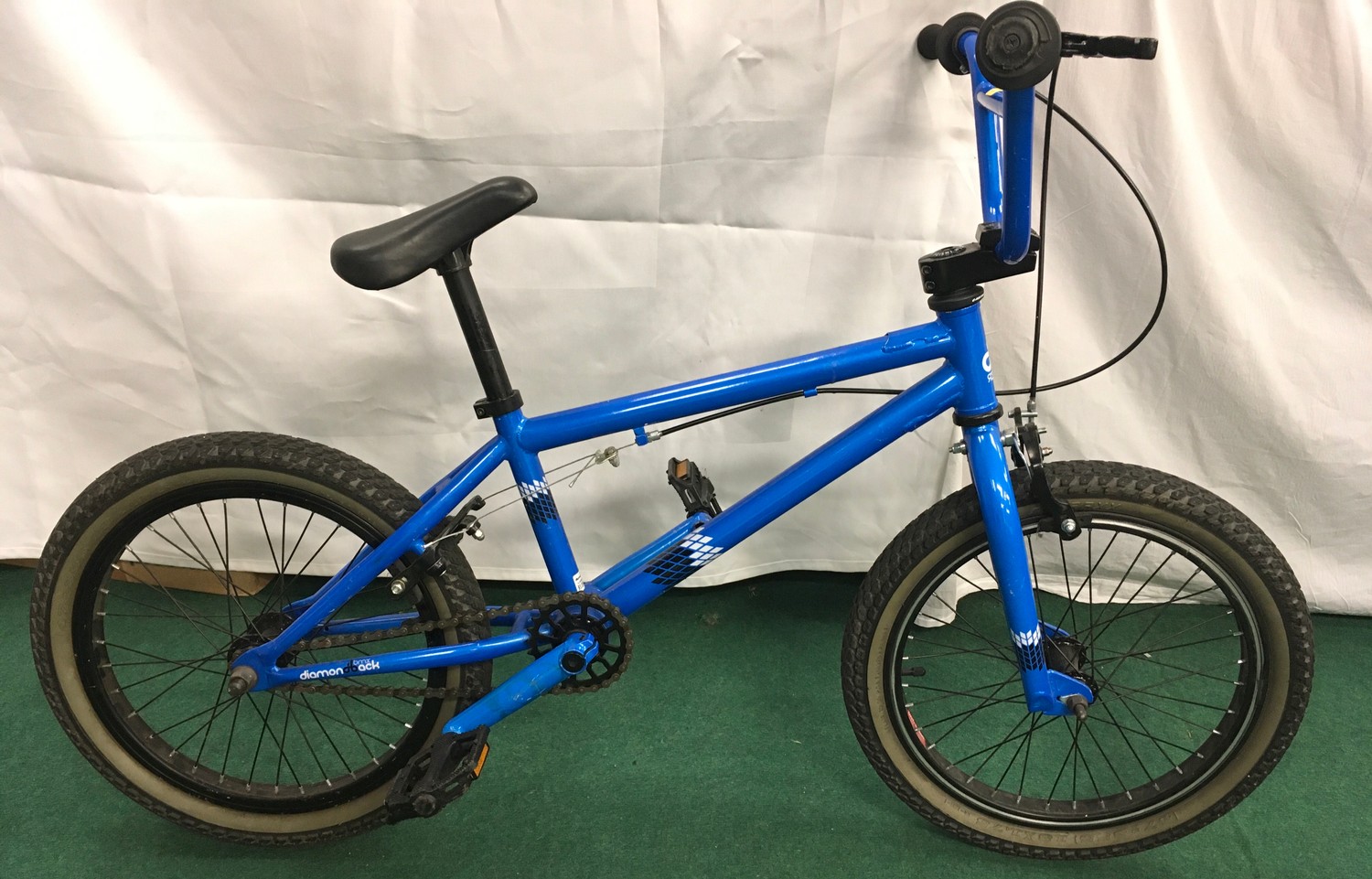 Diamond back childs blue BMX bike (REF 18).