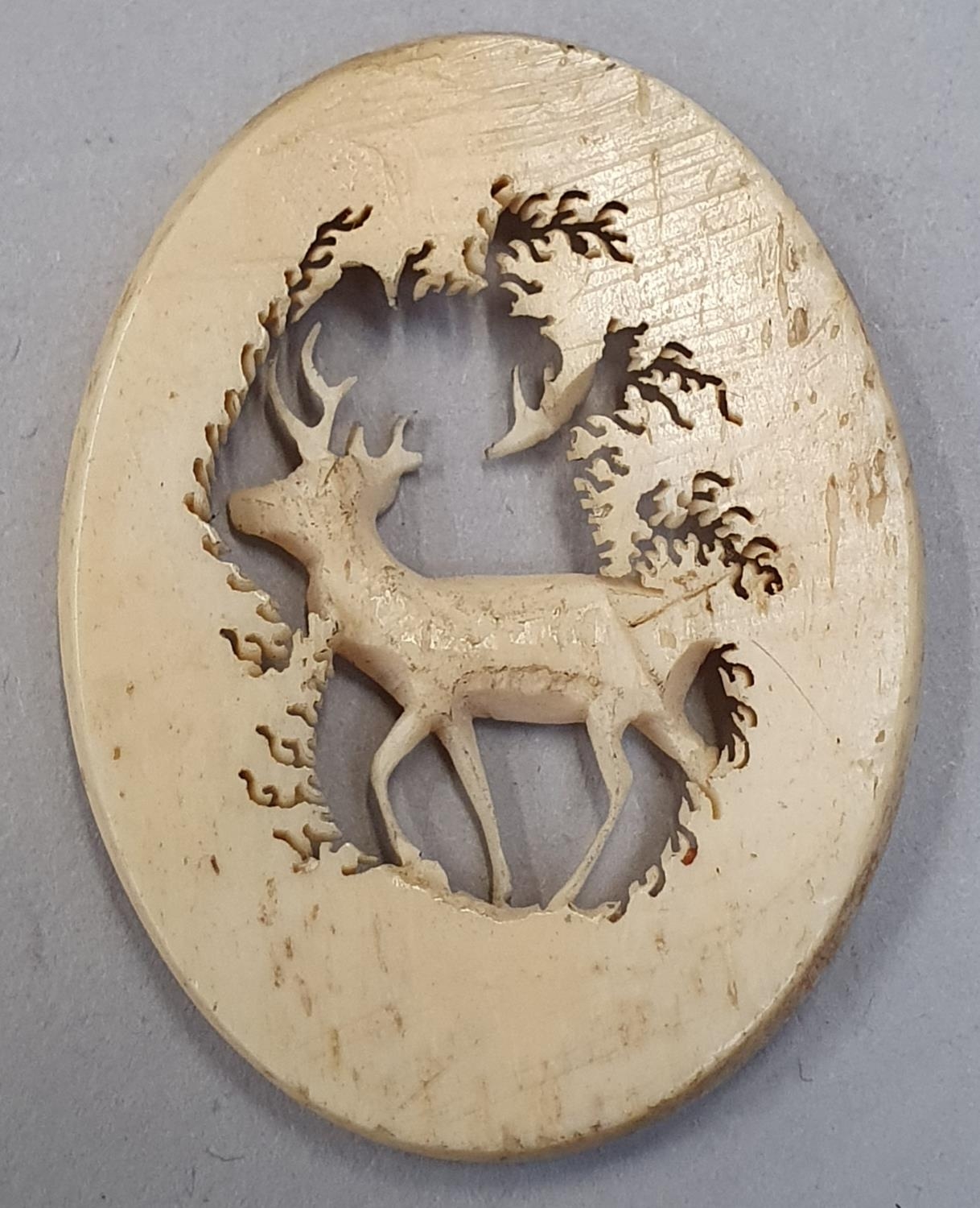 Ivory carved stag brooch - Image 4 of 4