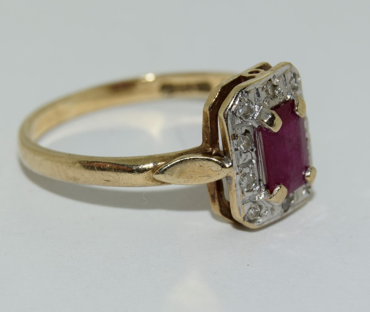 A Ruby/Diamond 9ct gold ring, Size P - Image 5 of 6