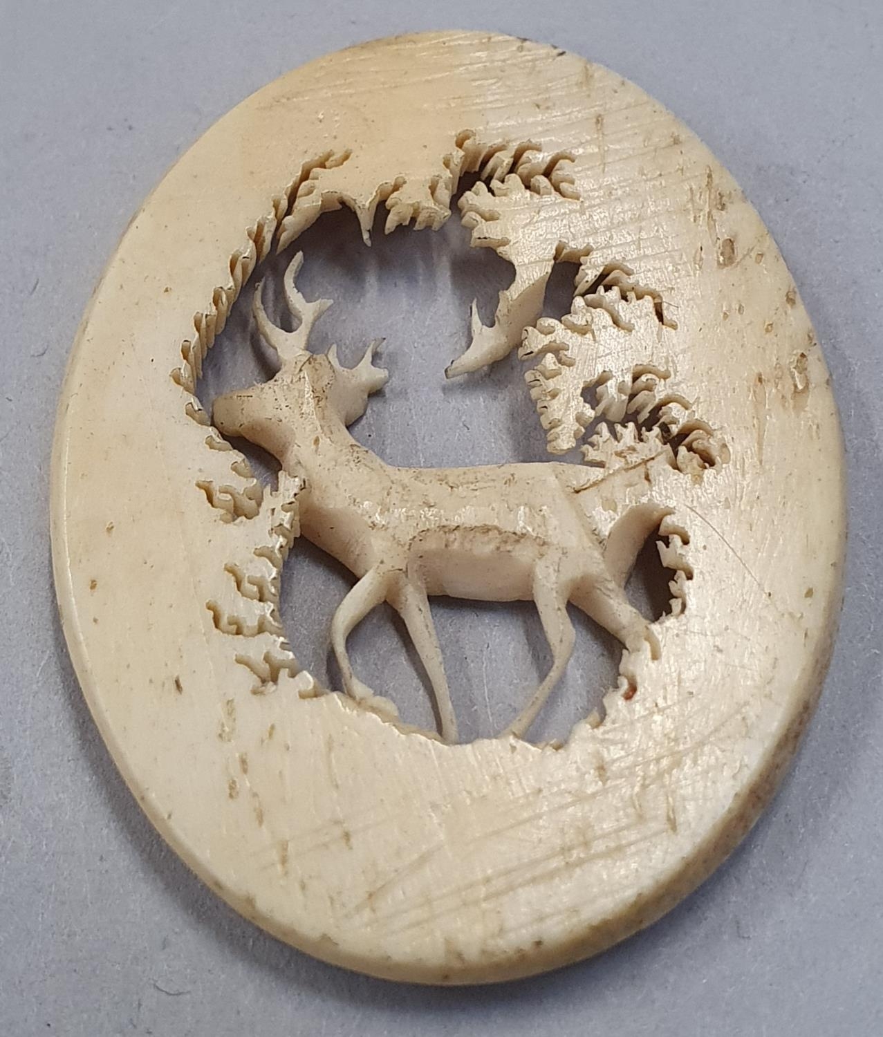 Ivory carved stag brooch - Image 3 of 4