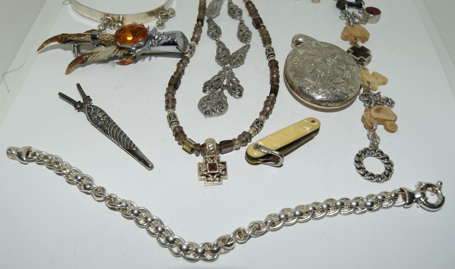 Interesting qty of silver and other jewellery to include a bracelet ,necklace , locket amber set - Image 4 of 6