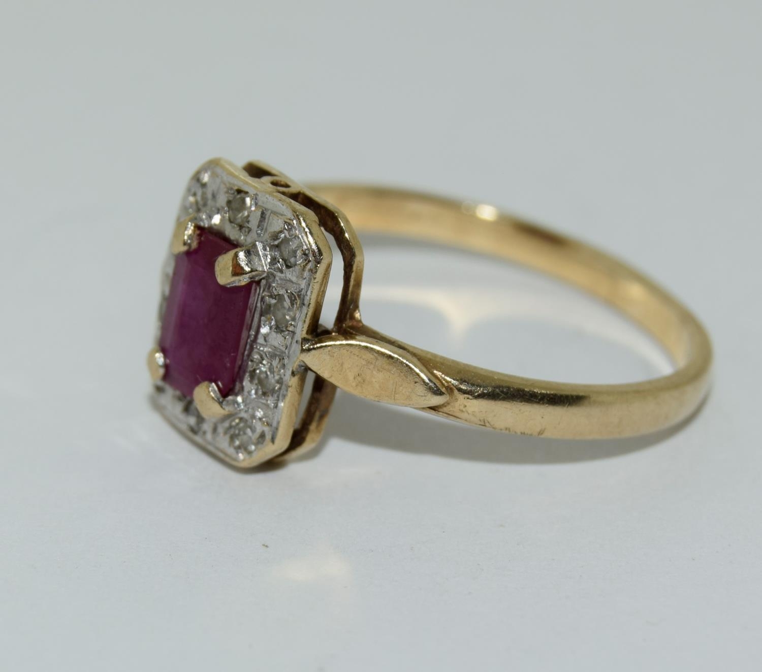 A Ruby/Diamond 9ct gold ring, Size P - Image 4 of 6