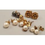 Quantity of ladies earrings to include gold, pearl etc.