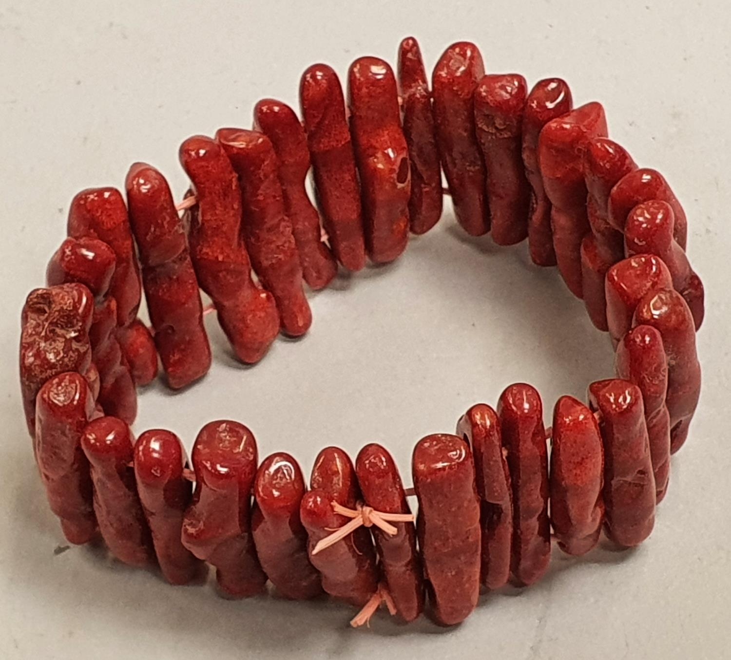 Coral bracelet. - Image 2 of 3