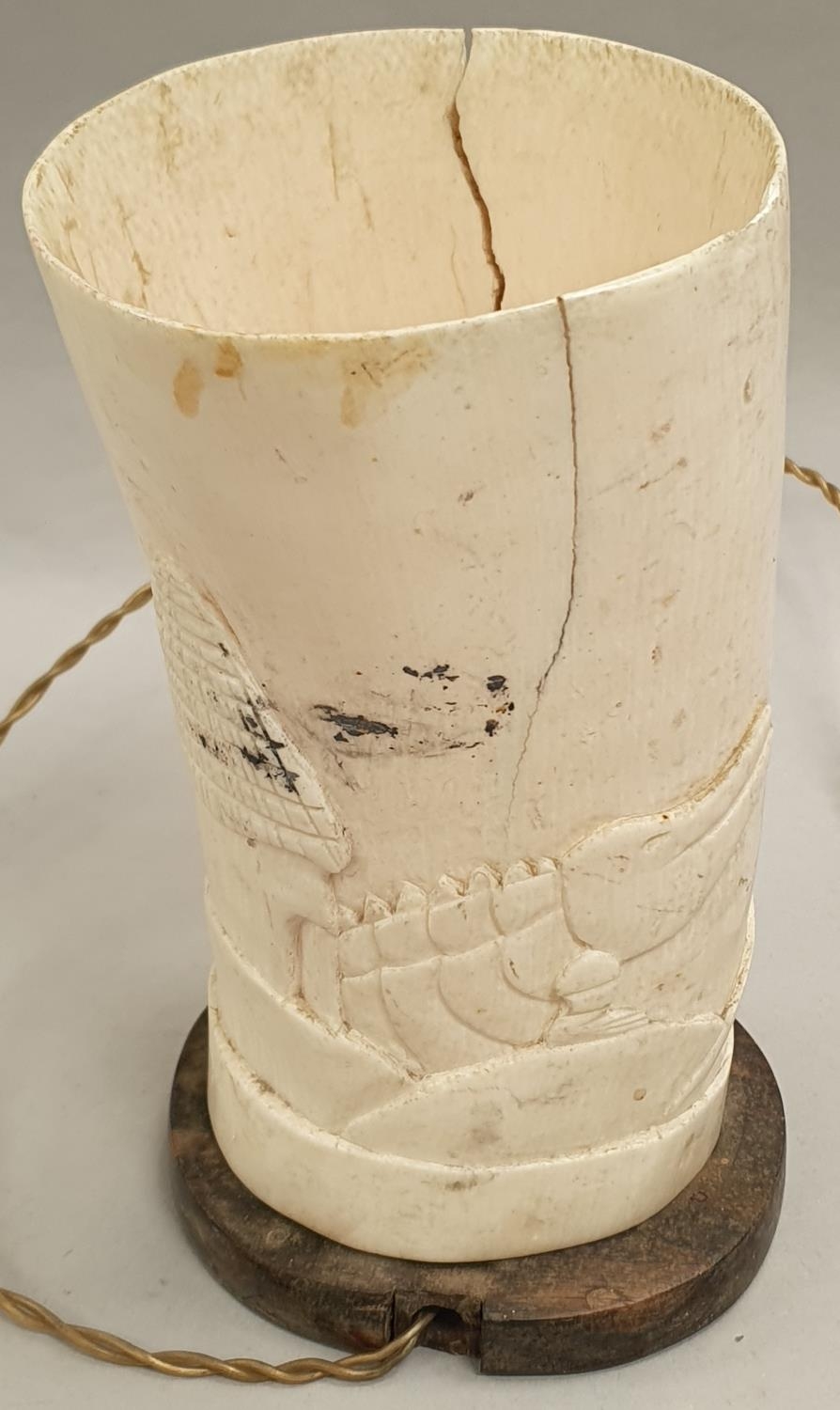 Vintage table lamp with ivory shade depicting elephants 20cm tall. - Image 3 of 4