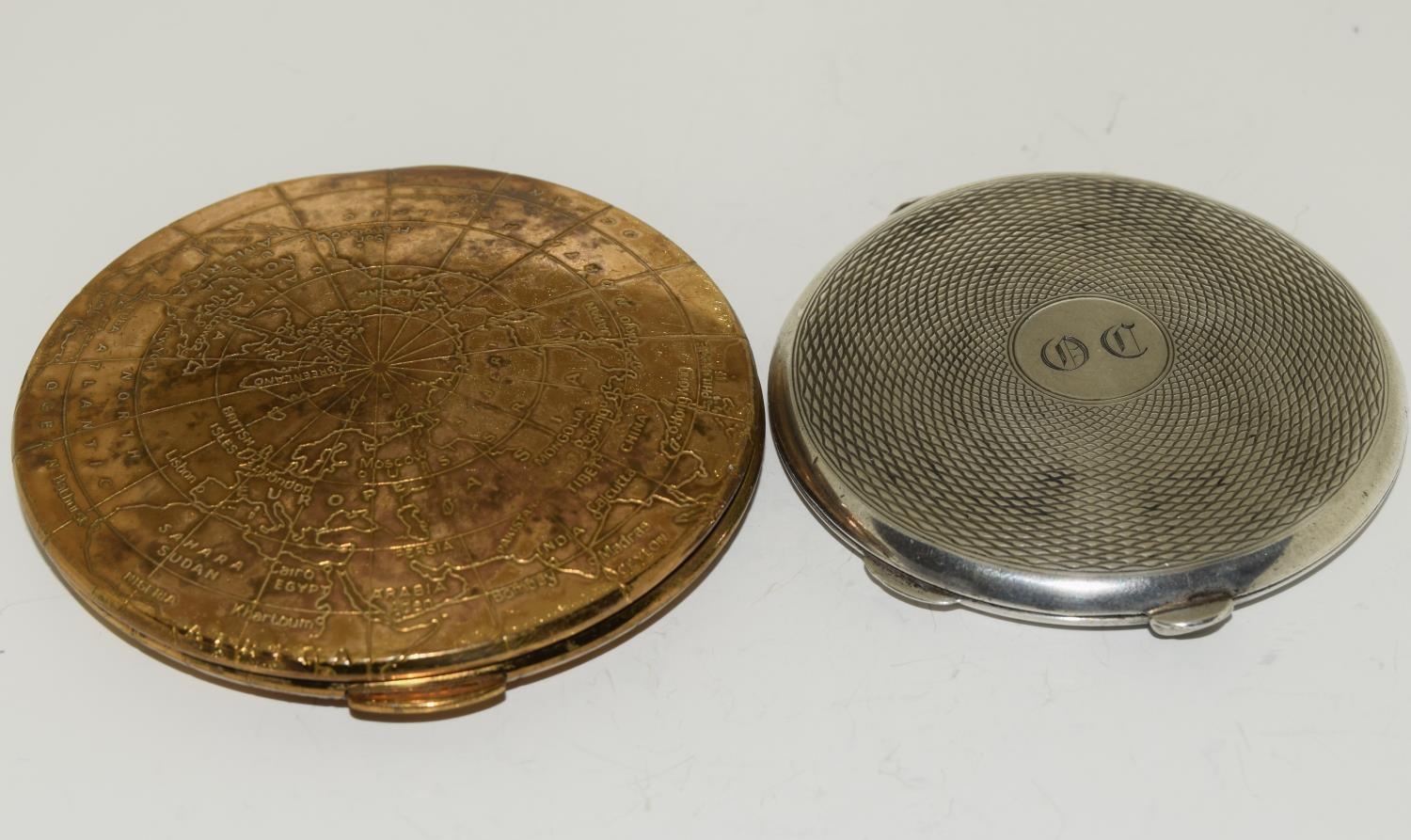 Silver hallmarked ladies atomiser spray, silver compact ,together with another - Image 6 of 6