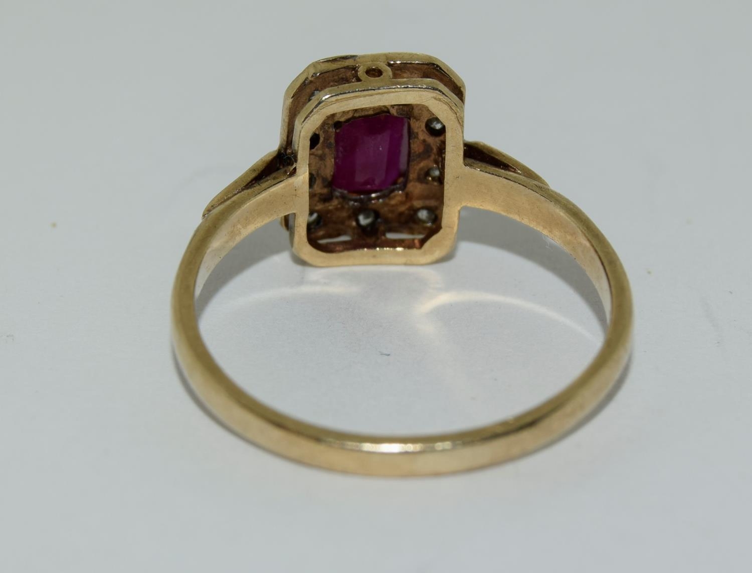 A Ruby/Diamond 9ct gold ring, Size P - Image 3 of 6